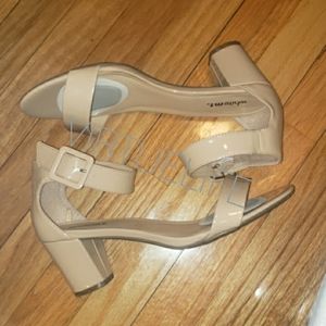 NWOB White Mountain Patent Nude Sandals Sz 11 WIDE